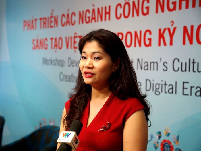 Bà Nguyễn Phương Hòa, Cục trưởng Cục Hợp tác quốc tế phát biểu tại Hội thảo phát triển các ngành công nghiệp văn hóa sáng tạo Việt Nam trong kỷ nguyên số.